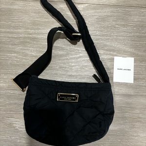 MARC JACOBS THE MESSENGER QUILTED NYLON CROSSBODY BAG BLACK